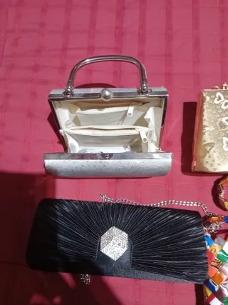 Bolsos de fiesta dorados y plateados,blanco, negro