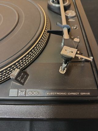Tocadiscos DUAL 606 Electrónico Direct Drive