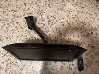 Samsung TV 24' con adaptador pared