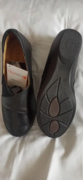 Zapatos Calzamedi   Talla 39 Negros