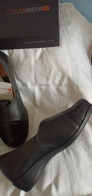 Zapatos Calzamedi   Talla 39 Negros