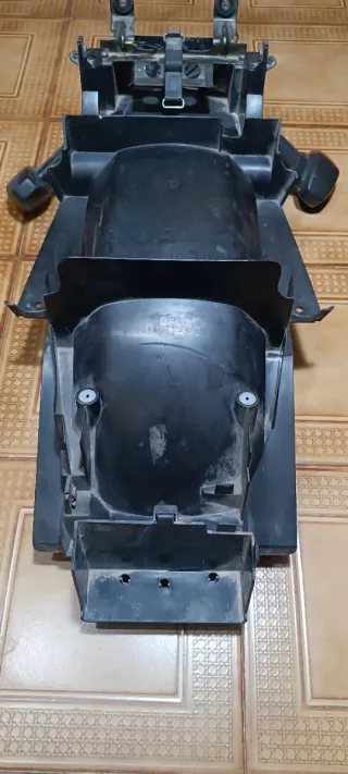 Guardabarros + intermitentes +faro trasero FZS 600