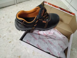 Zapatos de seguridad SKARPA Línea Red