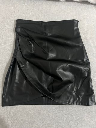 Falda mini cuero efecto piel