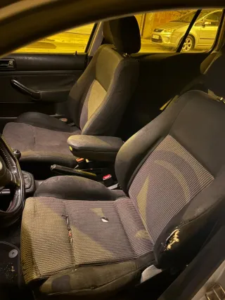 Volkswagen Golf 2000