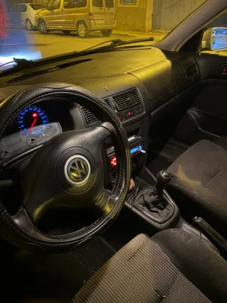 Volkswagen Golf 2000
