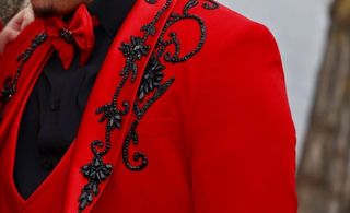 Traje Rojo Gitano Bordado Negro