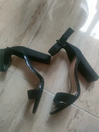 Zapatos de tacón con pedrería Rojo, Negros, platea