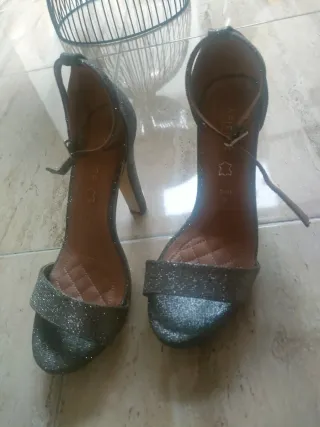 Zapatos de tacón con pedrería Rojo, Negros, platea