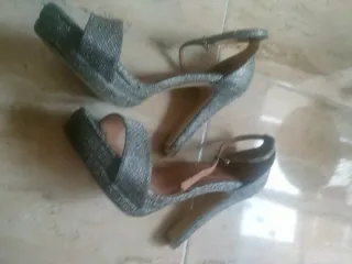 Zapatos de tacón con pedrería Rojo, Negros, platea