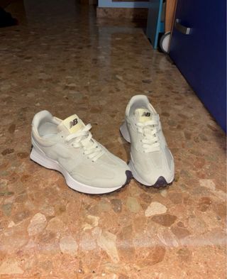 New Balance 327 Beige