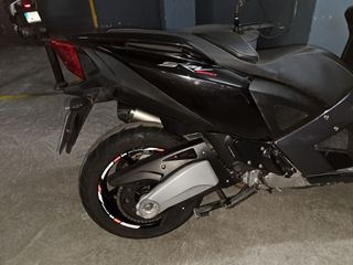 Aprilia SRV 850 Maxiscooter