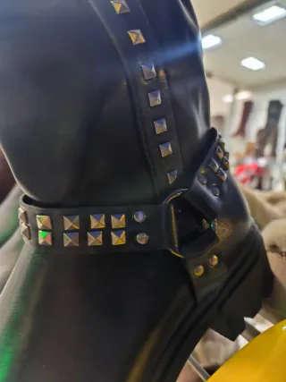 Botas Biker Negras Plataforma Tachuelas