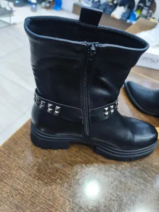 Botas Biker Negras Plataforma Tachuelas