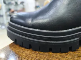 Botas Biker Negras Plataforma Tachuelas