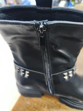 Botas Biker Negras Plataforma Tachuelas