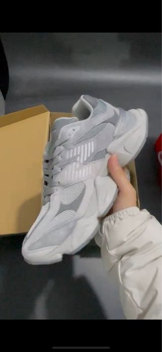 New Balance 9060 Gris y Blanco