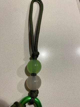 Llavero Parfois con Mosquetón y Cuentas