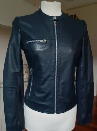 Chaqueta cuero azul marino mujer