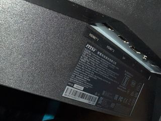 Monitor MSI 23.5 Curvo Negro Rota la pantalla