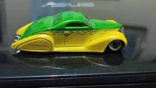 Macchinina Hot Wheels Swoop coupé J 345 anno 2006