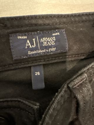 Pantalón Armani Negro Talla 26 (equivale a 36 EU)