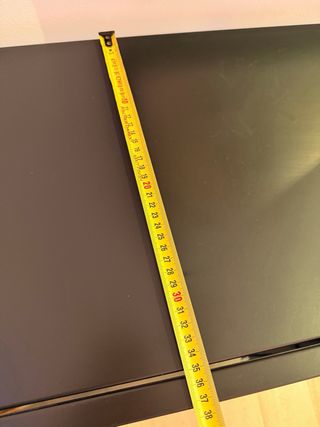 Vitrina con puertas de cristal, color antracita.