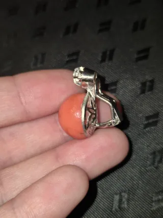 Pendientes antiguos naranjas y plateados