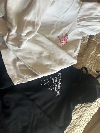 Set di 2 felpe: Bianca e Nera