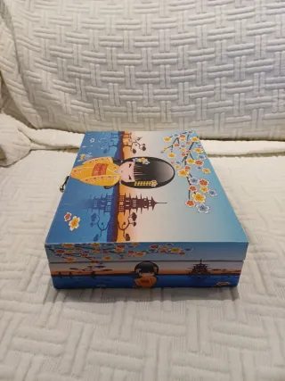 Caja decorativa Kokeshi