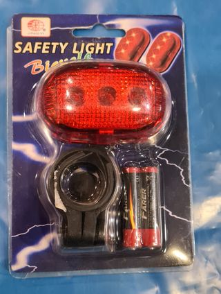 Luz trasera bicicleta LED a pilas