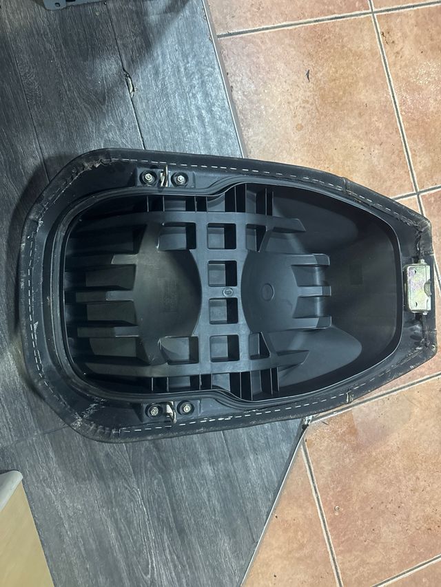 Asiento Daelim S2 125 2016