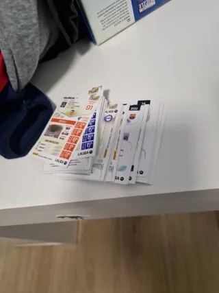 Cromos Fútbol 24/25 y 25/26 + Pokémon