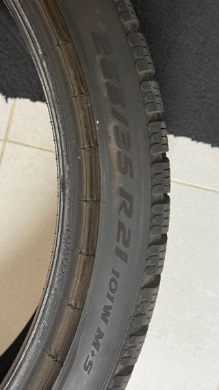 Neumático Pirelli P0 Winter 265 35 R21