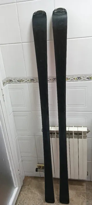 Esquís Atomic Beta Puls 170cm sin fijaciones.