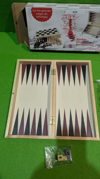 Ajedrez, damas y backgammon en estuche, 2 jugadore