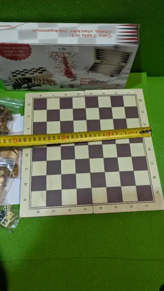 Ajedrez, damas y backgammon en estuche, 2 jugadore