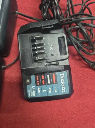 4 Cargadores Makita Li-ion 14.4-18V y 10,8V-12V