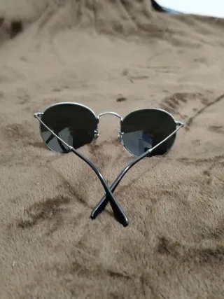 Gafas de sol redondas plateadas