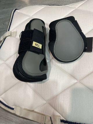 Mantilla y protectores BR beige Pony