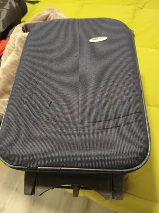 Maleta BELAX Negra con Ruedas