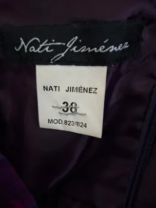 Vestido de fiesta morado con flores