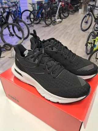 Zapatillas Diadora Mythos Negras