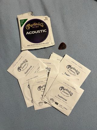 Pack guitarra acústica ROK SAK + funda + cuerdas