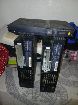 2 x PlayStation 2