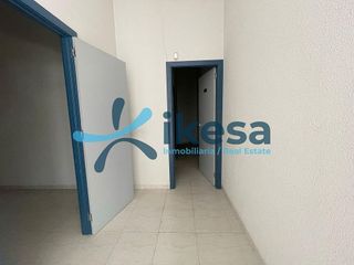 Local comercial en venta en Andújar
