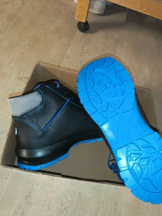 Zapatillas de trabajo negras y azules