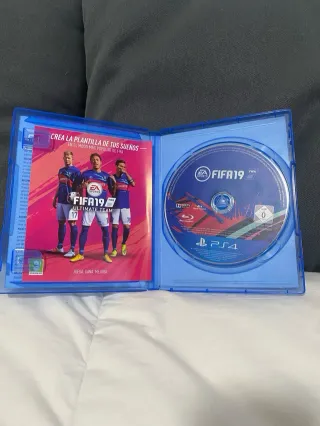 PS4 Nera + Controller + 5 Giochi