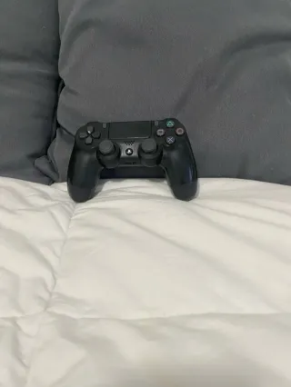 PS4 Nera + Controller + 5 Giochi