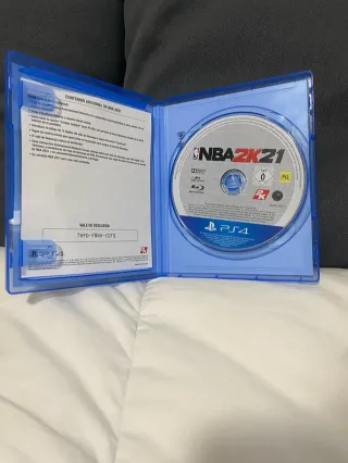 PS4 Nera + Controller + 5 Giochi